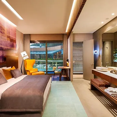 Hotel Tasigo 5*