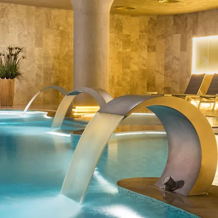 Tasigo Hotel
